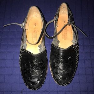 Leather flat Mary Janes